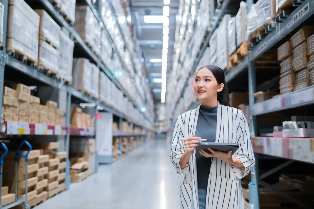 Maßgeschneiderte Dienstleistungen für Zoll, Logistik und Supply-Chain – Beratung zu Abwicklung, Dokumentation, Optimierung und Compliance-Management.